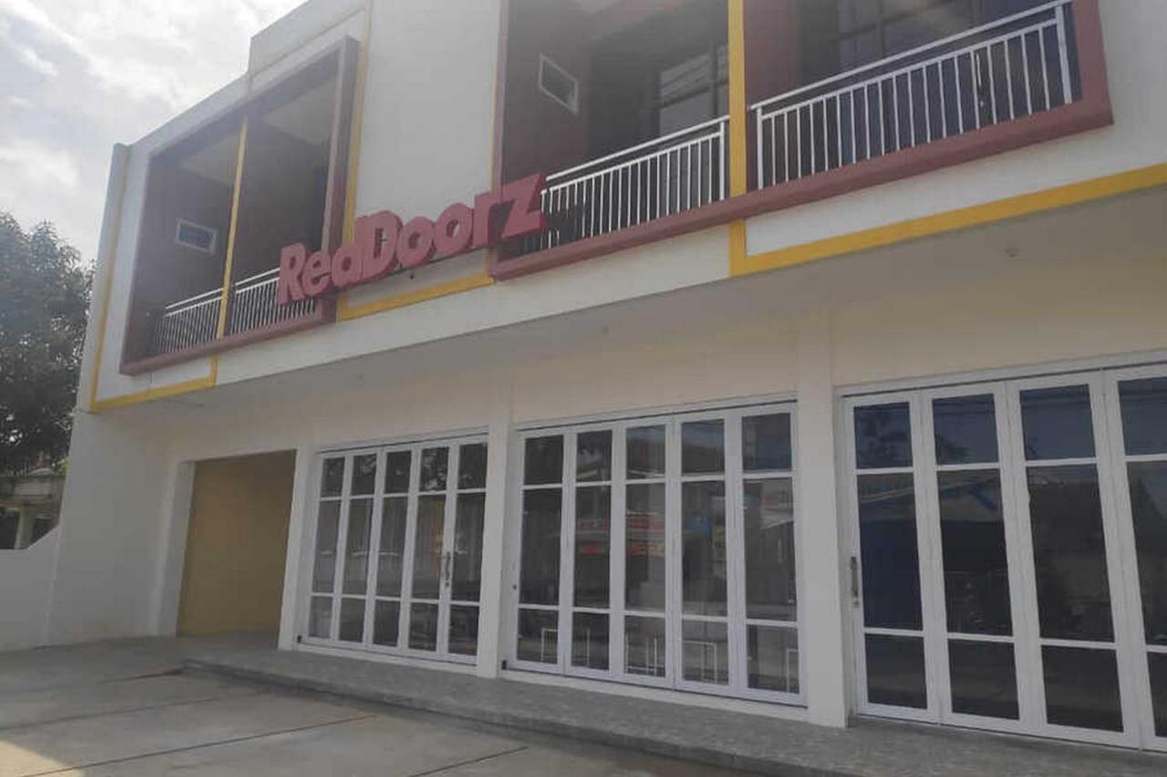 Reddoorz Near Universitas Muhammadiyah Purwokerto Kembaran Экстерьер фото